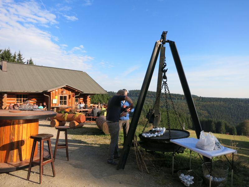 Wandern macht hungrig - Einkehr bei der Schwedenhütte