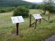 Informationstafeln am Bergwiesenpfad Kreuzberg